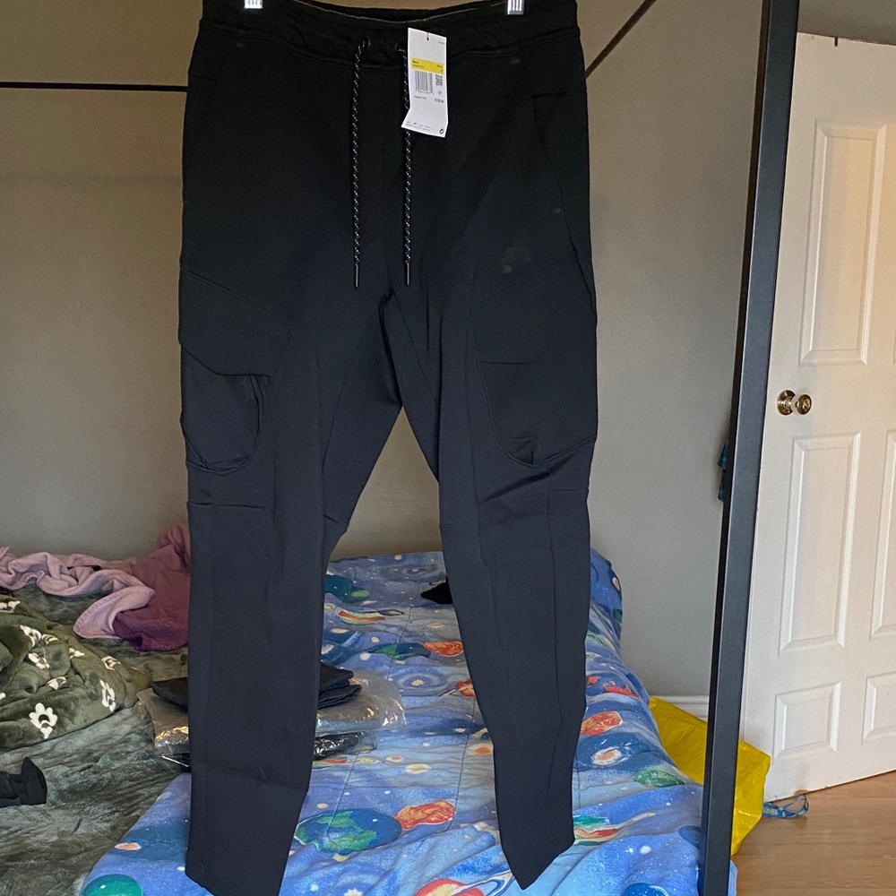 Men's Black Jogger Cargo Tech Fleece Pants